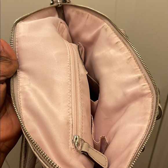 Coach, please check all picture of condition - Picture 11 of 17